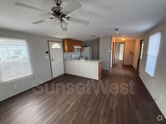 Building Photo - 4640 Rainbow Ln