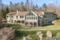 Building Photo - 3535 Meadow Rd