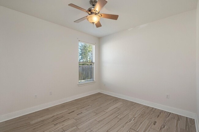 Building Photo - 113 Perimeter Pl