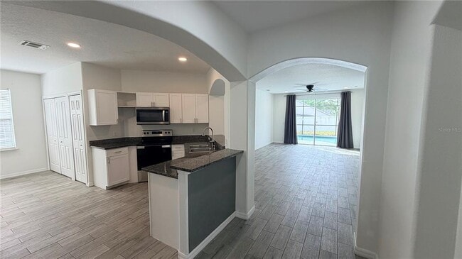 Building Photo - 456 Knollwood Dr