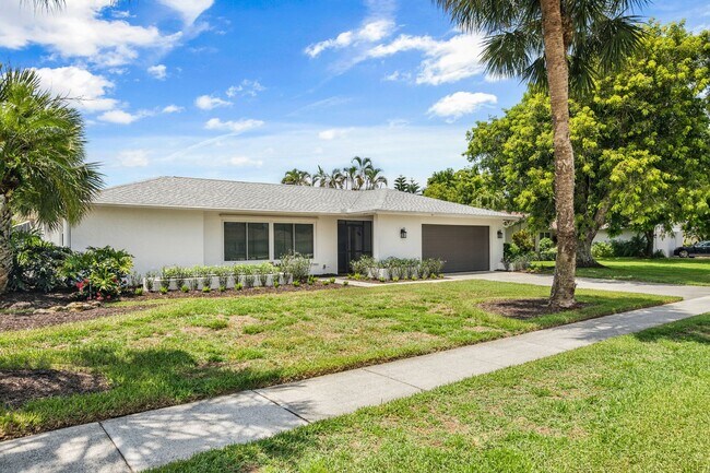 Building Photo - ** VICTORIA PARK ** 4 BED / 2 BATH - POOL ...