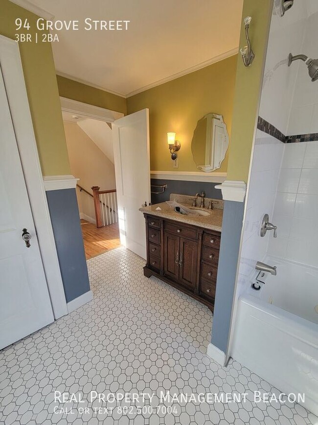 Building Photo - 94 Grove St