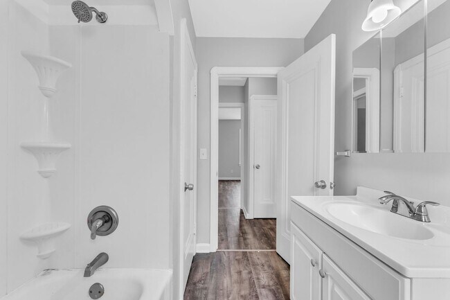 Building Photo - 3842 W. 133