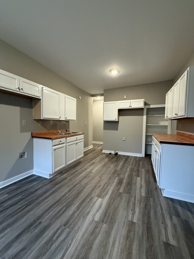 Building Photo - 226 Highland St