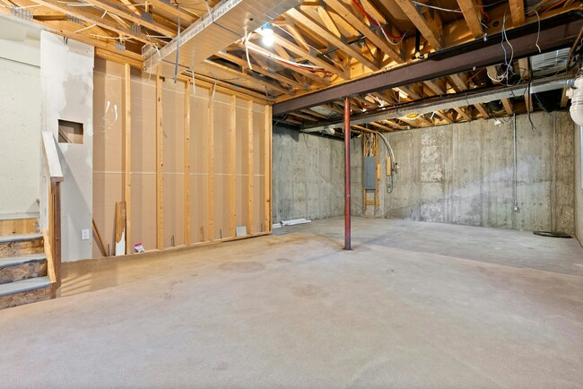 Building Photo - 6240 E 64th Pl