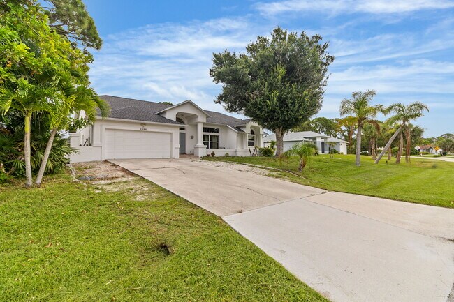 Building Photo - 1040 Bay Harbor Dr