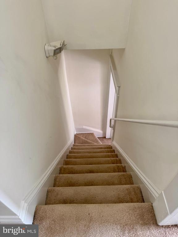 Building Photo - 112 E 3rd St