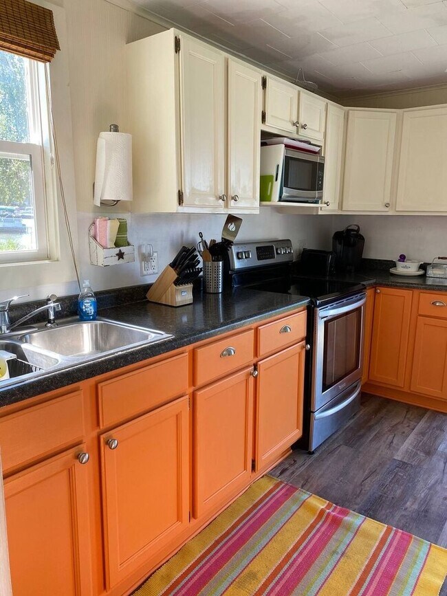 Building Photo - Charming 2BR Cottage on Lake in Niles