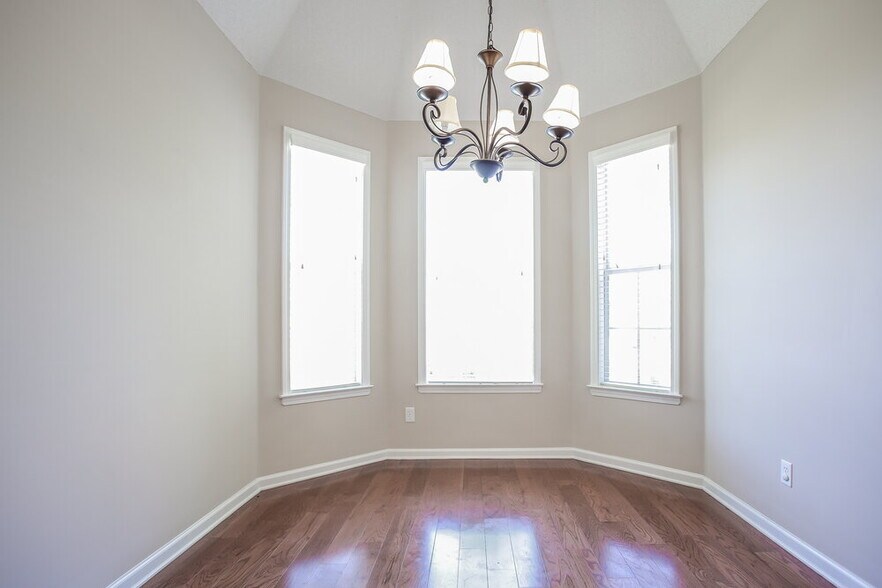 Building Photo - 4960 Bending Creek Cove