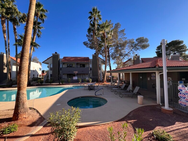 Building Photo - 3011 Sunfish Dr