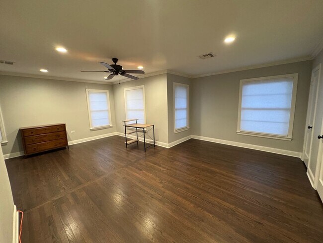 Building Photo - Beautiful Castle Heights Home