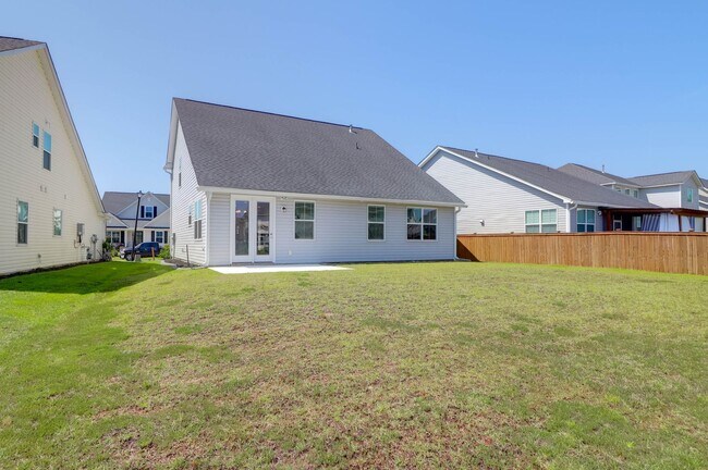 Building Photo - Pristine and Calm Home in Moncks Corner