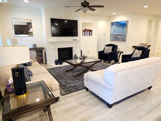 Building Photo - 2488 Remy Cantos Dr