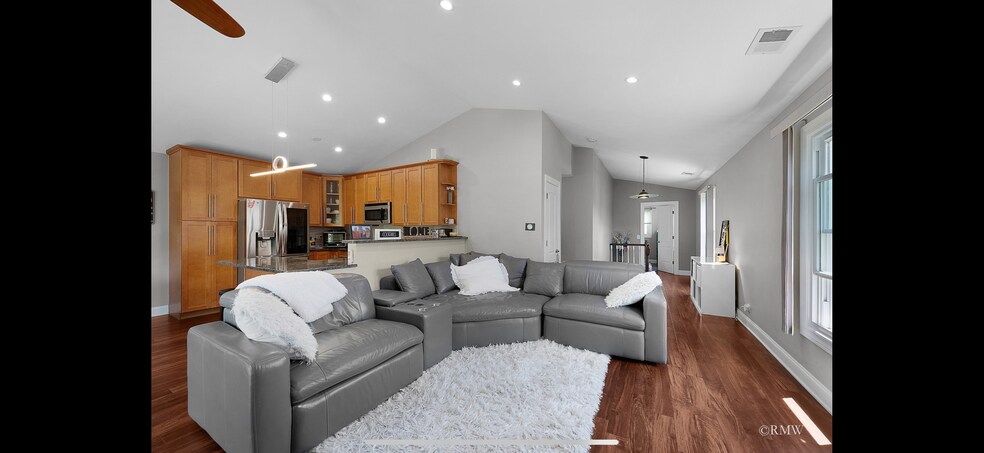 Building Photo - 1869 Pebble Beach Cir
