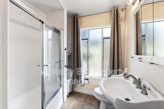 Building Photo - 24736 Dolores St