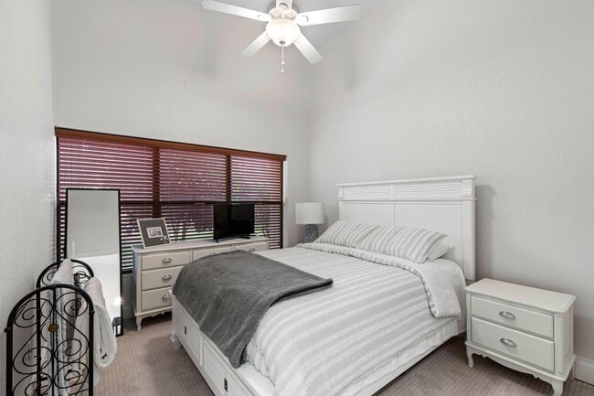 Building Photo - 7581 English Ct
