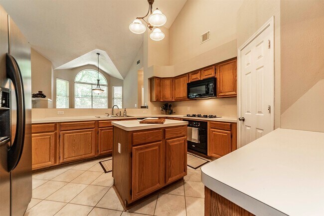 Building Photo - 2608 Leroy St