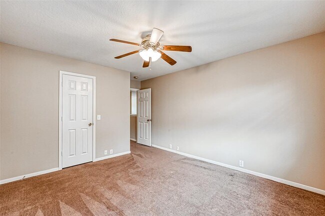 Building Photo - 11918 Solon Springs Dr