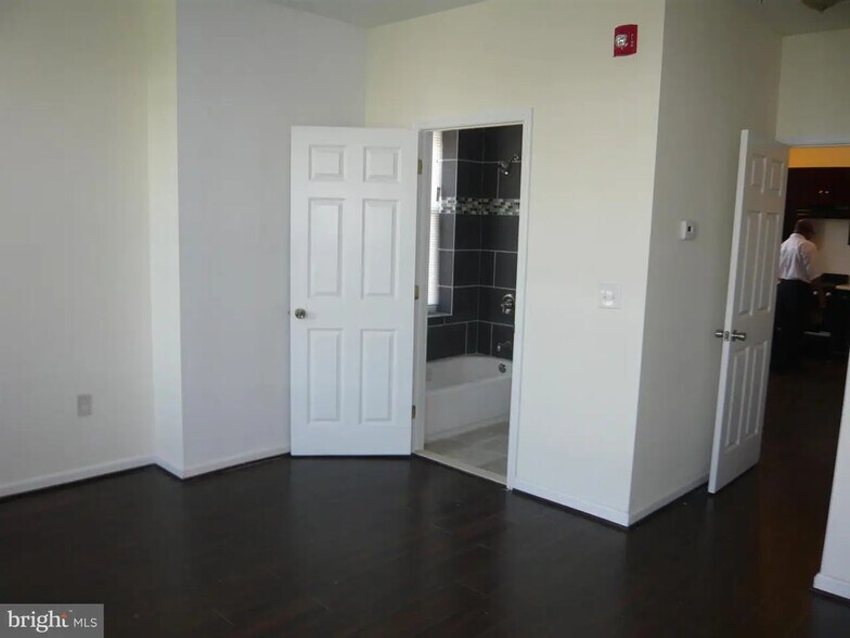 Bathroom 1 - Streetview - 2517 Saint Paul St