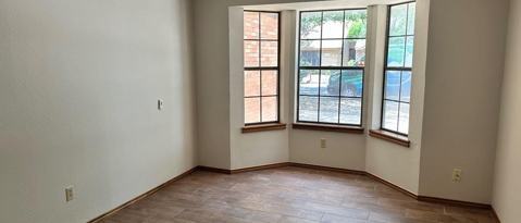 Building Photo - 1105 Cardinal Ave