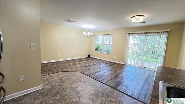 Building Photo - 705 Blue Heron Dr