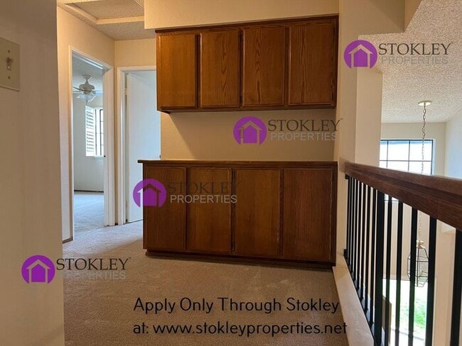 Building Photo - 3840 Rockford Dr