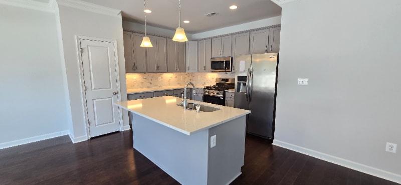 Building Photo - 8104 Side Spg Ter