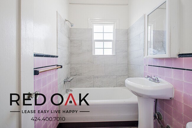 Building Photo - 302 Alexandria Ave