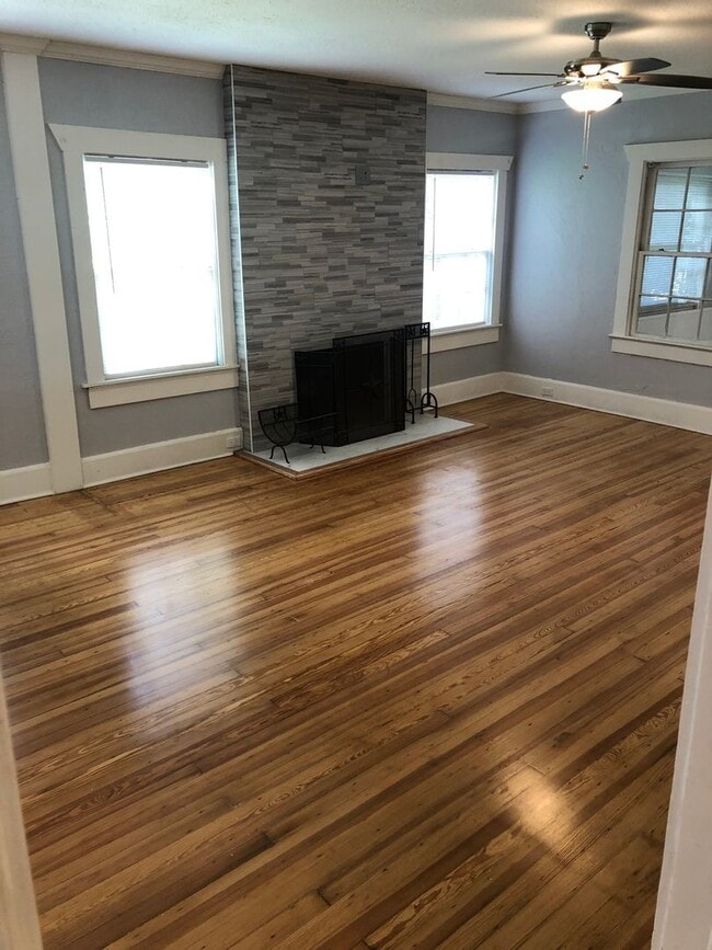 Building Photo - 4130 1st Ave S