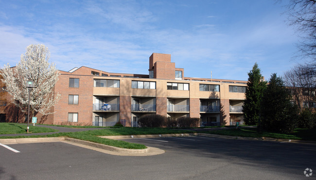 Building Photo - Thoreau Place Condominiums