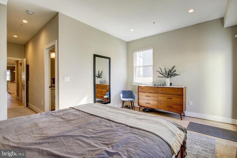 Building Photo - 1636 Trinidad Ave NE