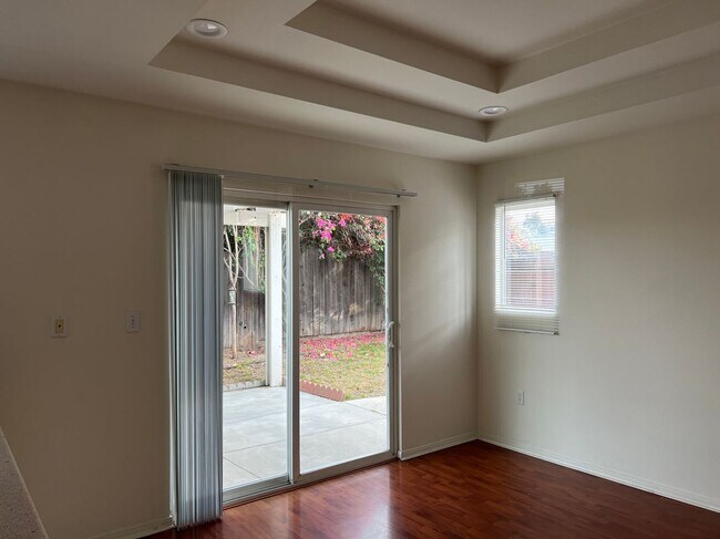 Building Photo - 12038 Ratner St