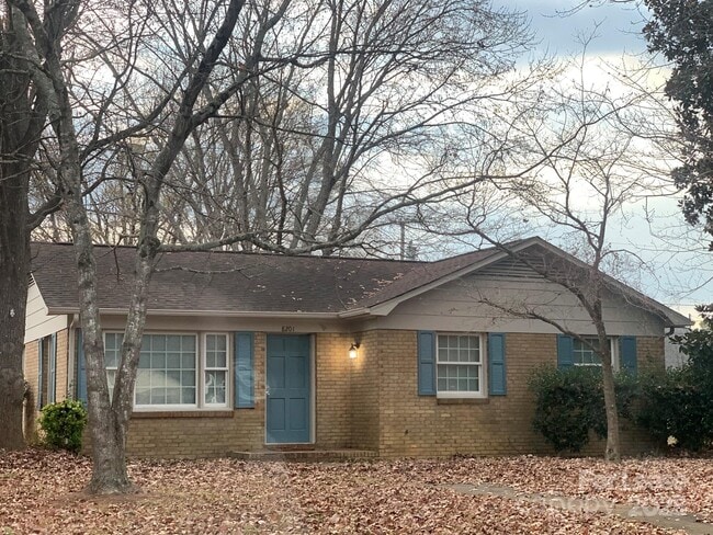 Primary Photo - 8201 Hemby Wood Dr