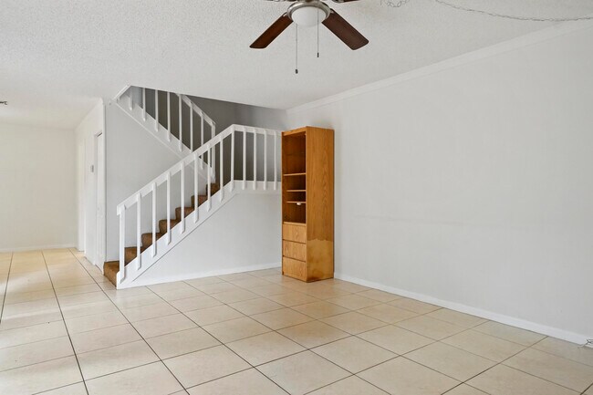 Building Photo - 262 Woodland Rd