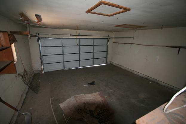 Building Photo - 917 Nana Ave