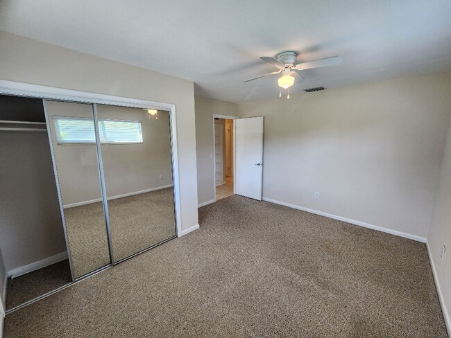 Building Photo - 4513 Saxon Dr