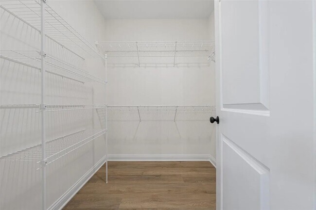 Building Photo - 822 Sheldrake Ln