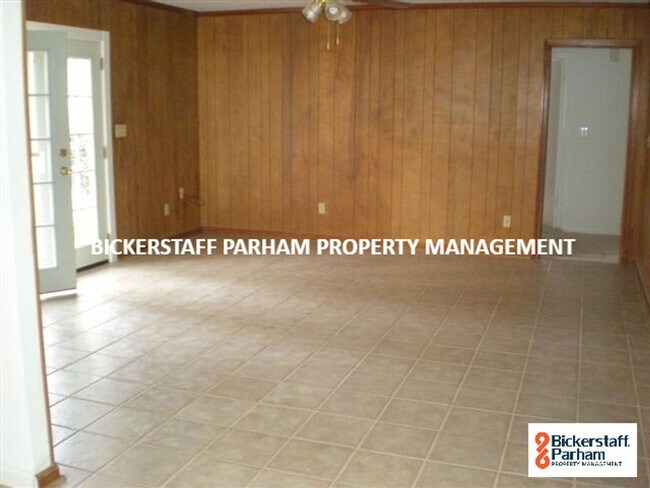 Building Photo - Charming Home In Columbus, GA Off Of Reese Road!