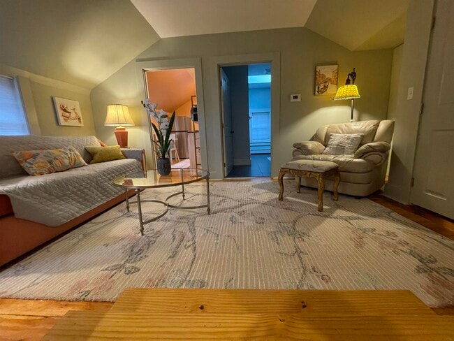 Building Photo - 70 Front St