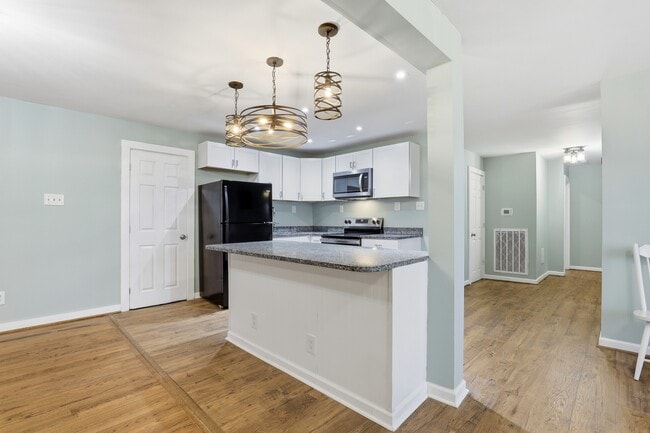 Building Photo - 121 Church of God Rd