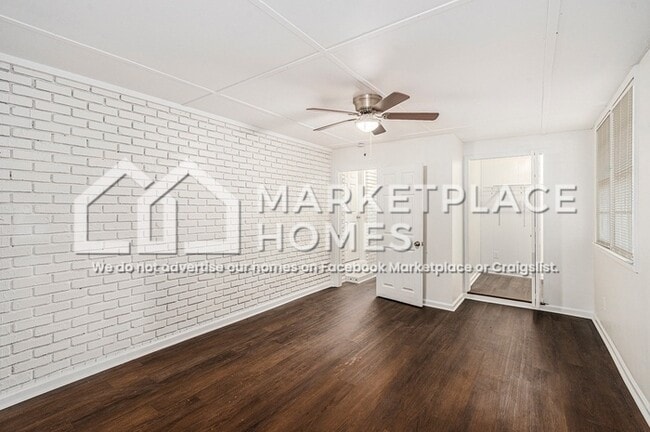 Building Photo - 5946 Shady Ln Cir