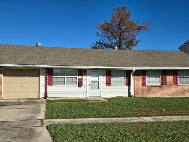 Building Photo - 428 Holy Cross Pl