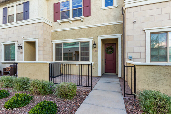 Primary Photo - 2661 S Sulley Dr