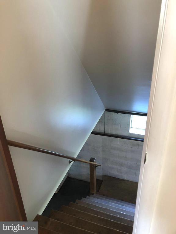 Building Photo - 29 Laver Rd