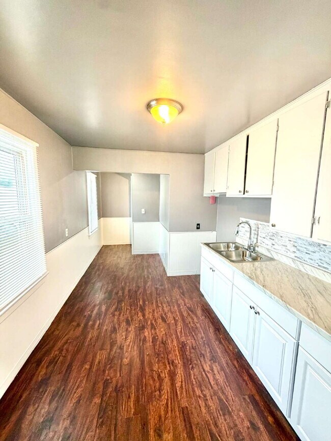 Building Photo - 3413 Clairmont St
