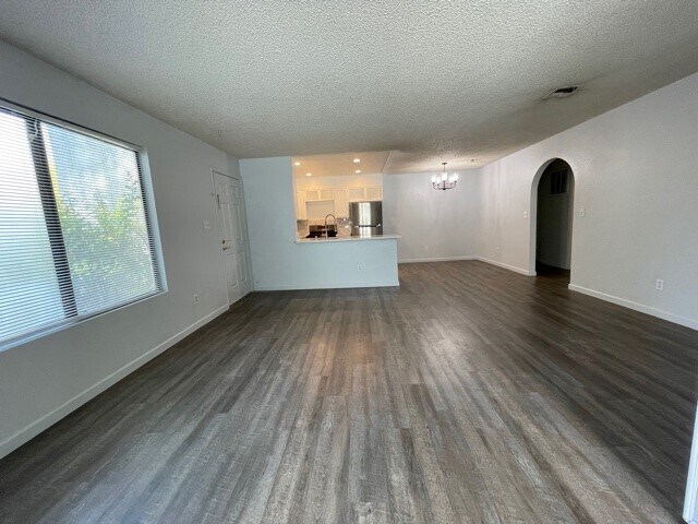 Building Photo - 1406 Santa Margarita St