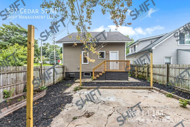 Building Photo - 357 Cedar St NE