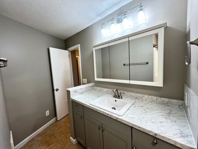 Building Photo - 2805 Big Bend Dr