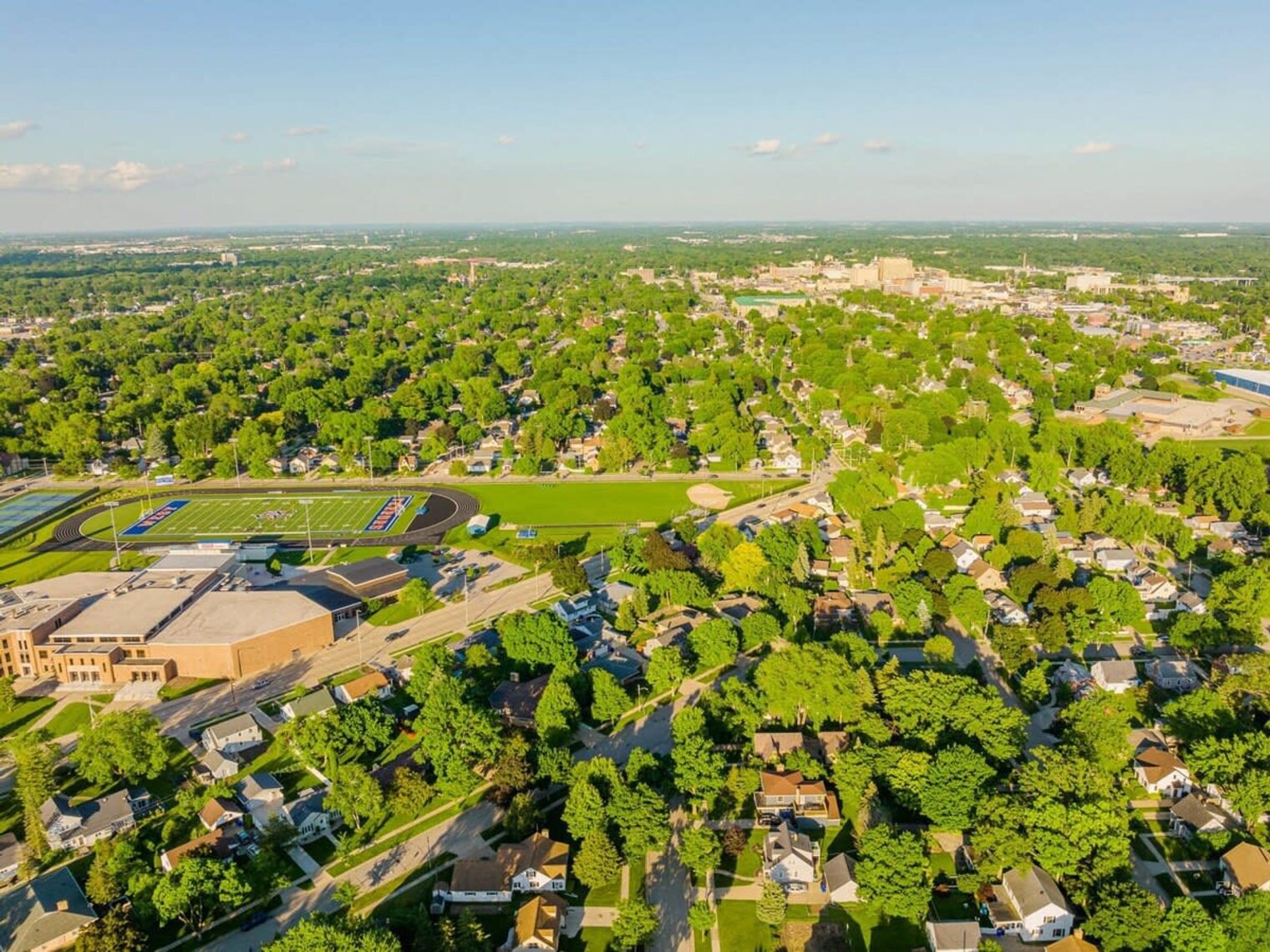 Building Photo - 600 N Outagamie Ct