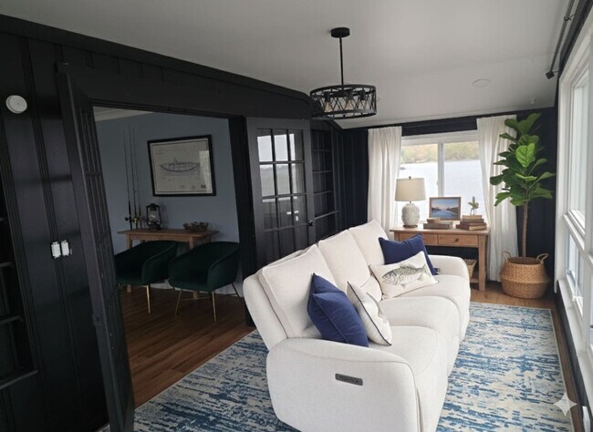 Building Photo - 135 Cora Ave